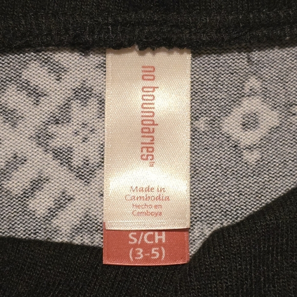 🟢No Boundaries Christmas Snowflake Aztec Print Sweater Dress Size Small Black - Picture 7 of 9